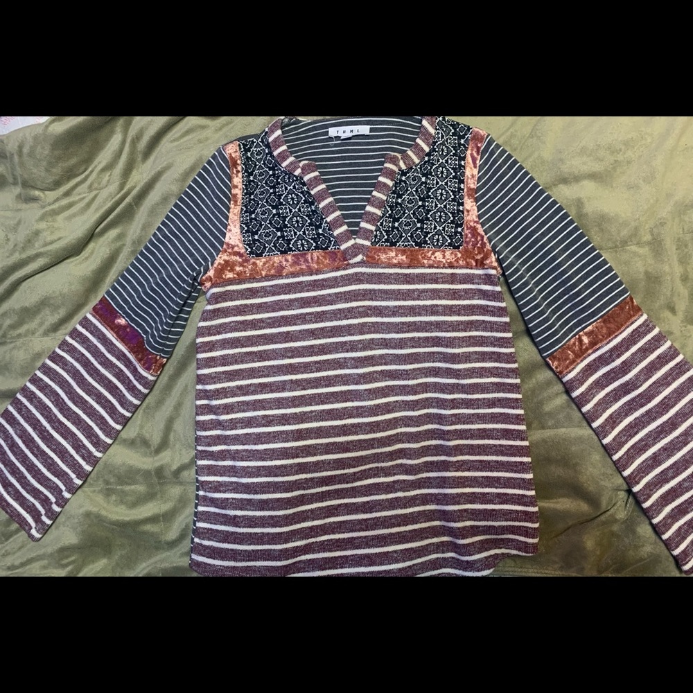 V neck sweater
